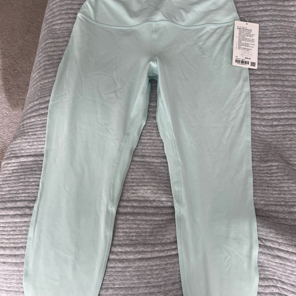 NWT Lululemon Green High-Rise Leggings